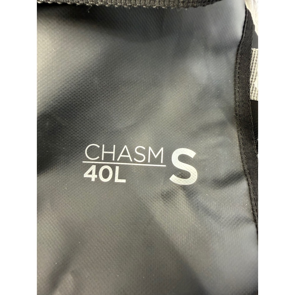 Thule Chasm 40L Duffel Bag Backpack Black Small Weather Resistant 2-in-1 NWTs - Picture 4 of 7